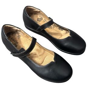 Taos Women's Chorus Mary Jane Black Shoes Size 8.5